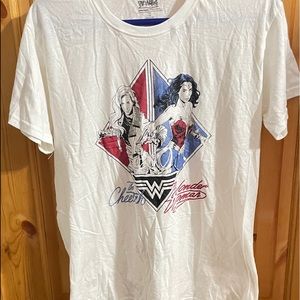 THE CHEETAH & WONDER WOMAN Tee Size Medium